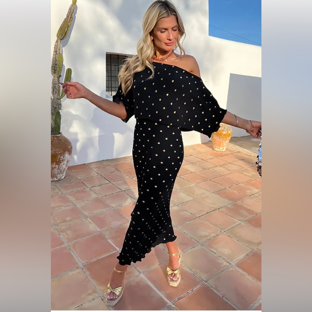 Never Fully Dressed NWOT Black Tilly Plisse Dress with Gold Fleck size 4